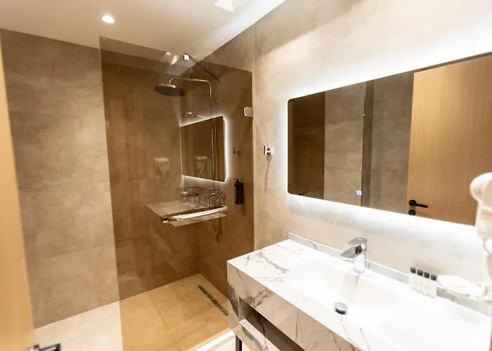 Fafa Sun - Adults Only *